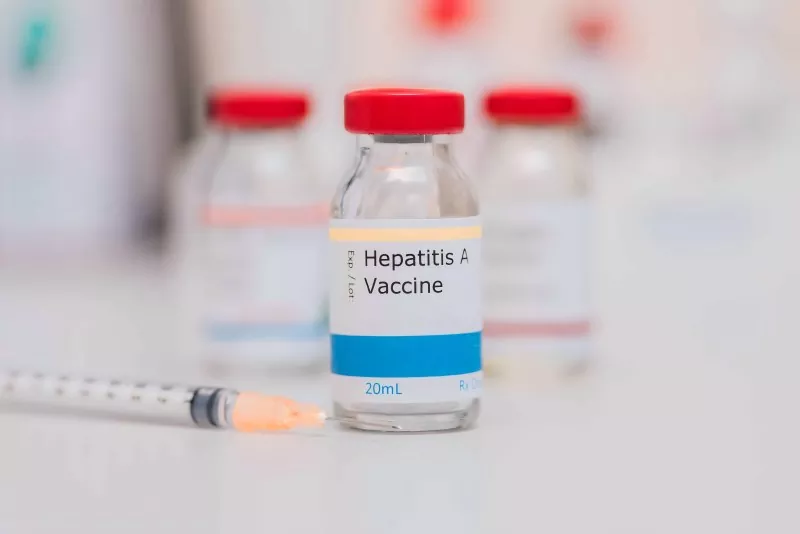 Bagaimana Memilih Antara Vaksin Hepatitis A Hidup yang Dilemahkan dan Dinonaktifkan?